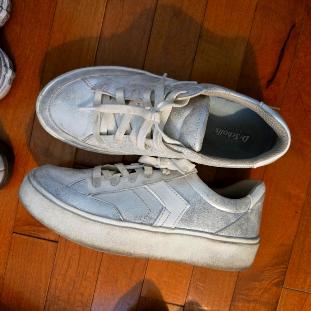 Dr. Scholl's lace Madison sneakers 7.5 silver